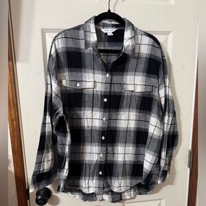 Old Navy Black and White Plaid Button Down Shirt..The Boyfriend Shirt Size XL